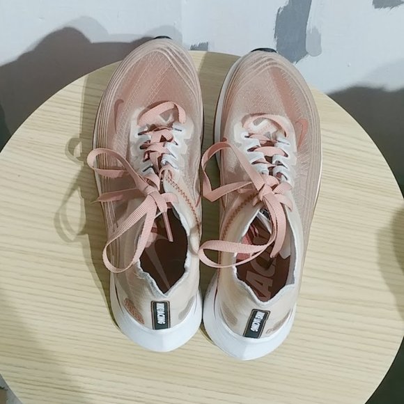 EUC Nike Zoom Fly 2018 Dusty Peach Women's 5.5 - Picture 3 of 7